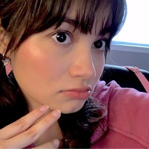 Meet your Posher, Analicia